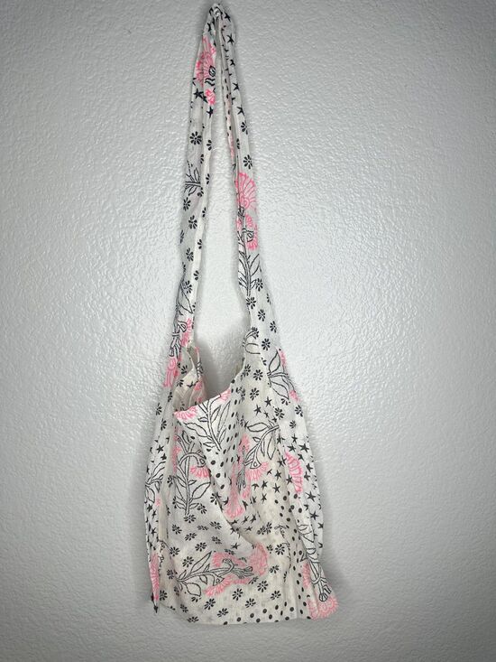 Free People Handbags - Free People Shoulder Bag Womens Medium Size White Star Floral Boho Sling Print